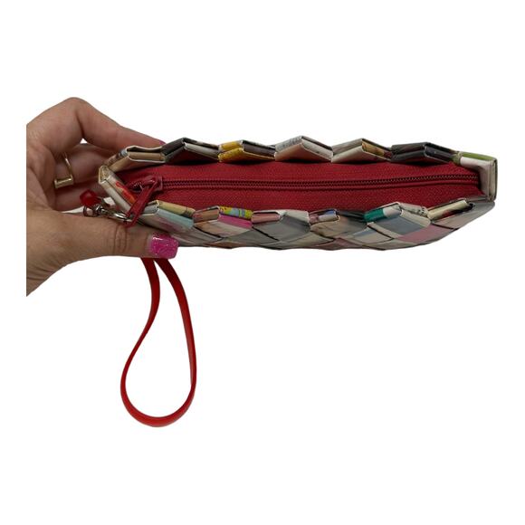 ECOIST Woven Wrappers Recycled Magazine Zippered Wristlet Clutch Purse - Picture 8 of 10